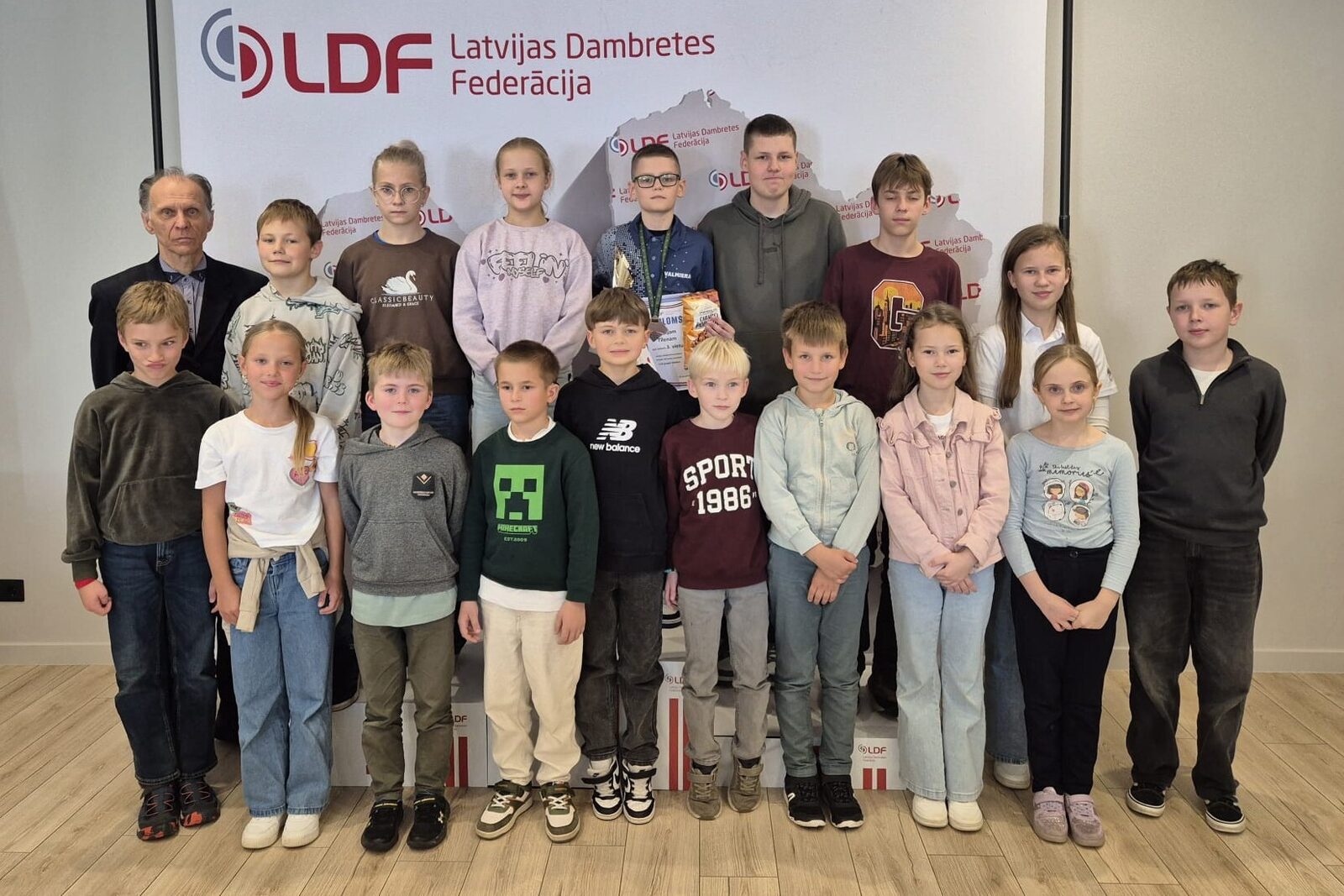Latvijas čempionātā 100 lauciņu ātrajā dambretē
